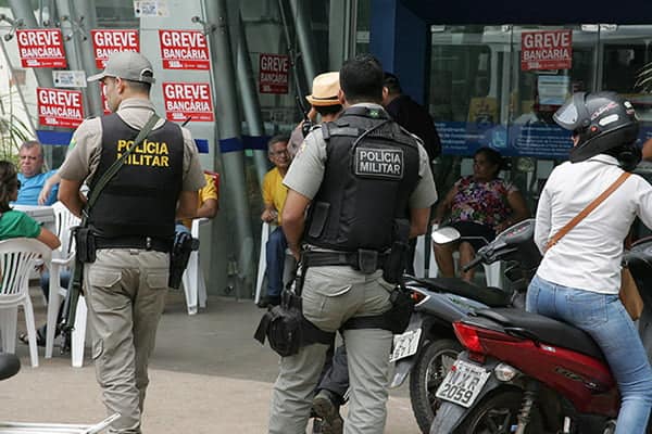 Mesmo com policiamento ostensivo, atentados na Capital continuam 3 Incêndiarios - OL (16)