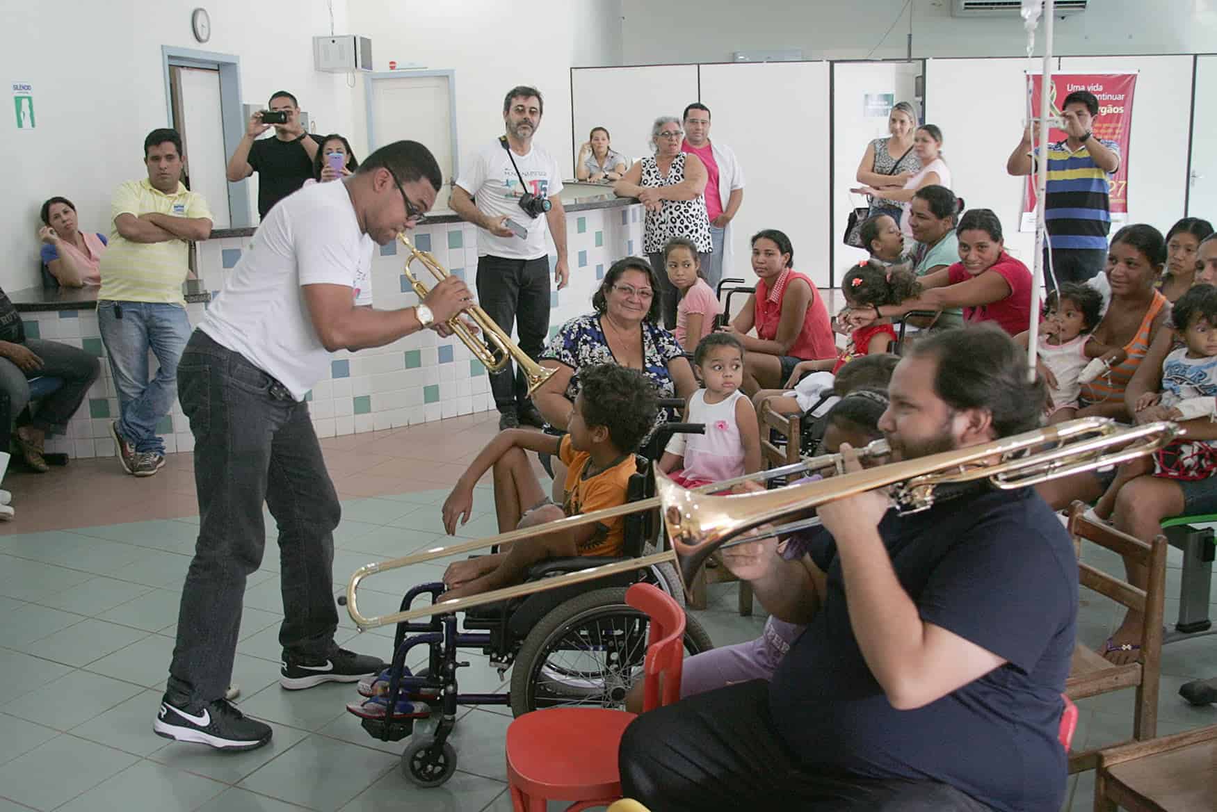 Festival leva música ao Hospital das Crianças e Apae 1 Música na estrada - OL (10)