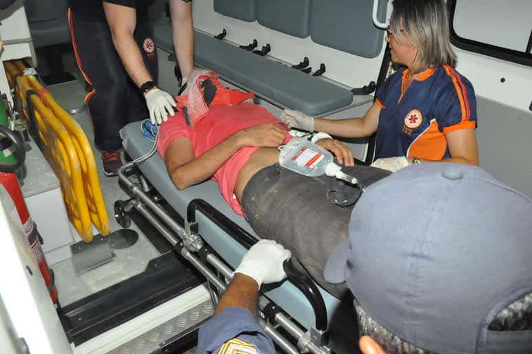 Mesmo sem reagir a assalto, rapaz é baleado no pescoço por assaltantes 2 A tentativa de homicídio aconteceu no bairro Tancredo Neves, no último domingo