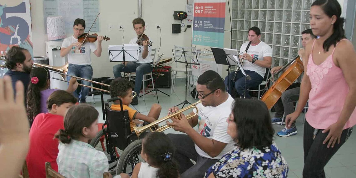 Festival leva música ao Hospital das Crianças e Apae