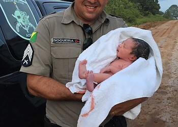 Polícia Militar realiza parto dentro de viatura em plena BR-364