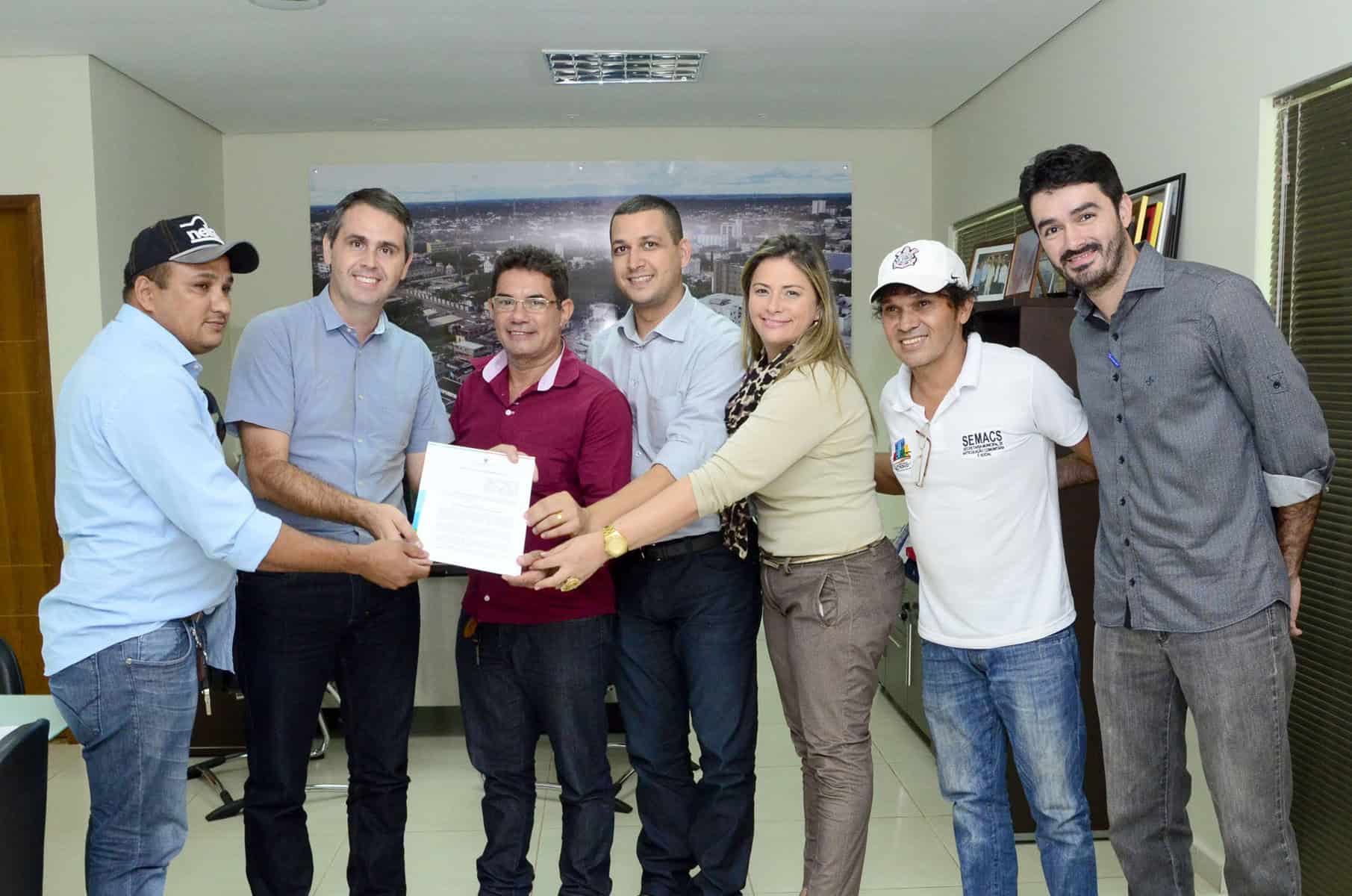 Prefeito regulamenta atividade do moto-frete e motoboy na capital 2 Prefeito regulamenta atividade do moto-frete e motoboy na capital (1)