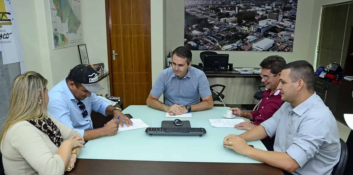 Prefeito regulamenta atividade do moto-frete e motoboy na capital 1 Prefeito regulamenta atividade do moto-frete e motoboy na capital