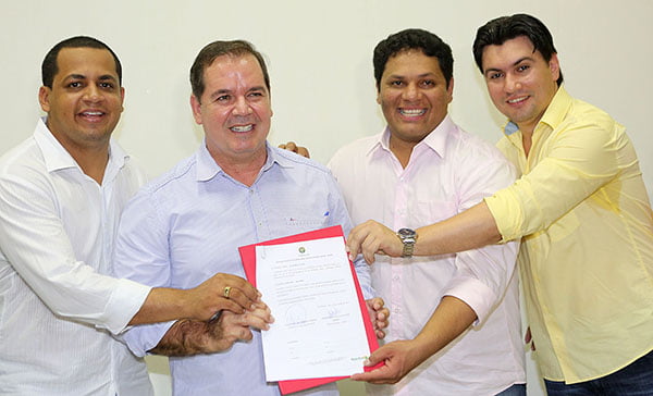 Termo de cooperação foi assinado pelo governador Tião Viana nesta terça-feira. (Foto: Sergio Vale)