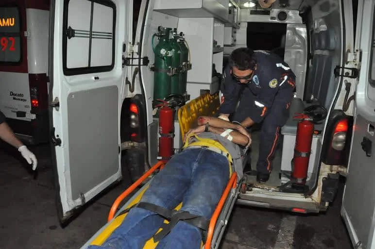 Sargento da PM é atropelado na AC-40, perto do bairro Vila Acre 1 O policial foi socorrido por uma equipe de suporte avançado do Samu