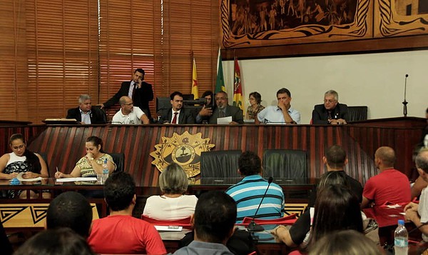 Na Aleac, trabalhadores do Acre assinam carta de repúdio ao PLC 30/2015 que prevê terceirização dos serviços no país