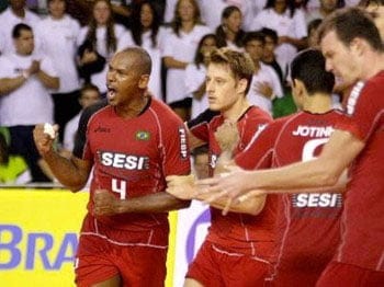 Enoch Paulino (à esquerda) ministrará clínica sobre vôlei em duas cidades do Acre. (Foto: Divulgação)