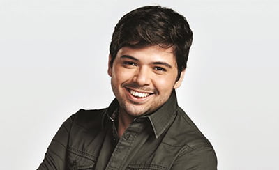 GUIA GAZETA: Humorista Gustavo Mendes se apresenta neste final de semana