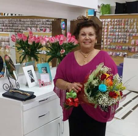 No campo 2 Minha especial amiga Antônia Lacerda foi a grande aniversariante da semana. Uma mulher alegre e sempre à frente do seu tempo. Parabéns querida!