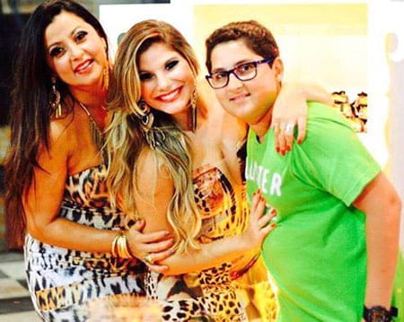 No campo 4 Linda de viver a minha amiga Zayra Ayache com os filhos Andressa e Gabriel Cunha