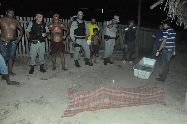 Homem é eletrocutado ao tentar fazer “gato” em residência