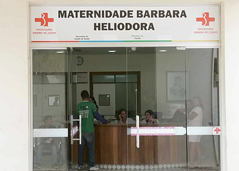 Abre e fecha do feriado desta segunda