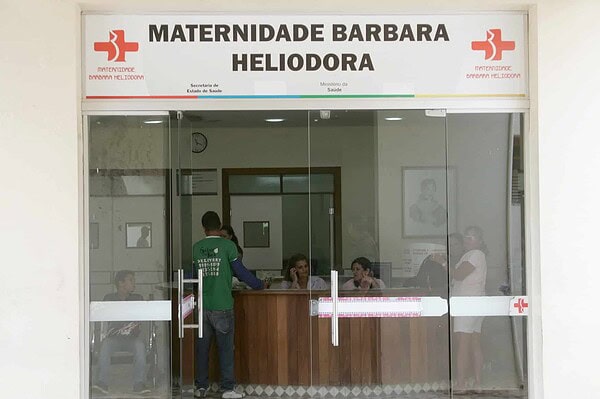 Abre e fecha do feriado desta segunda