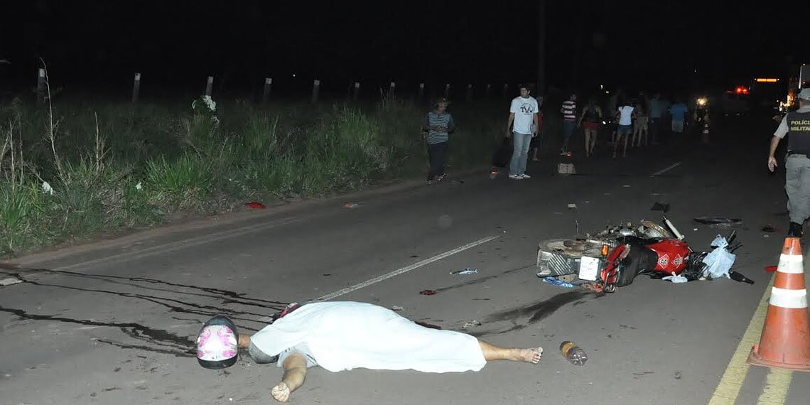 Acidente na AC 40 mata uma pessoa e deixa outra gravemente ferida