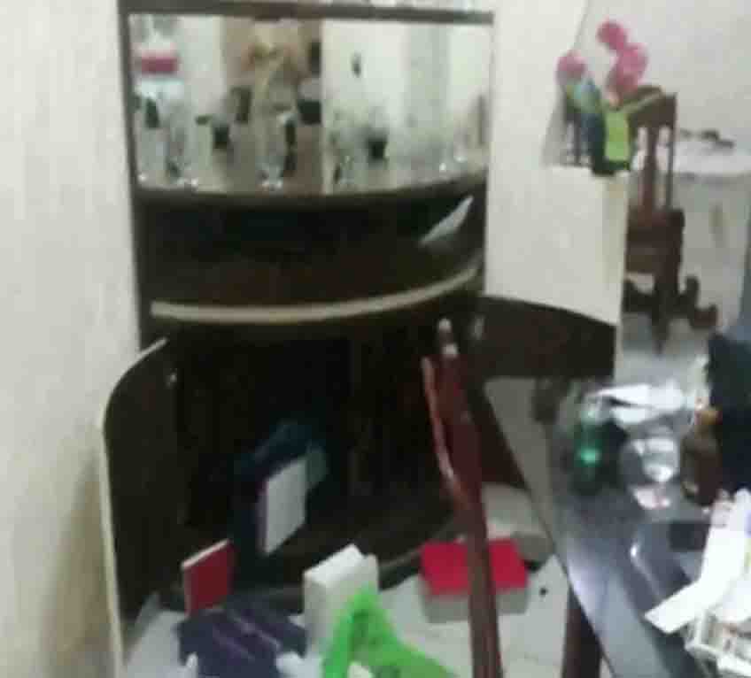 A casa foi revirada durante o assalto na noite da última sexta-feira, 6