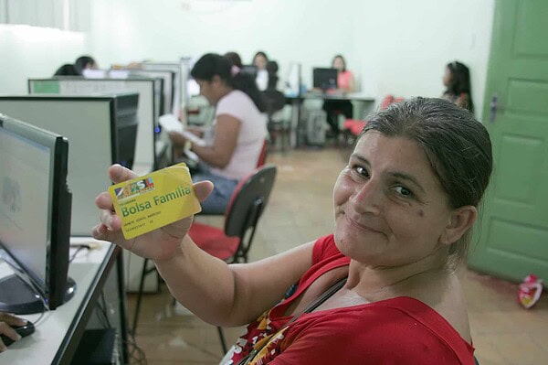 Caso o recurso do Bolsa Família seja reduzido, mais de 9,3 mil famílias voltariam para a miséria no Acre em 2016