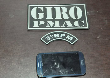 Homem cobra resgate por celular roubado