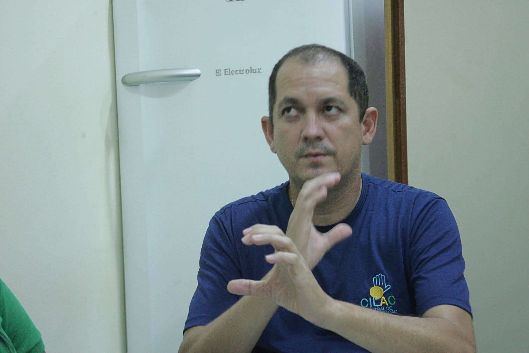 Central oferece acompanhamento de intérpretes de libras para surdos 1 Comunicação - Libras - OL (4)