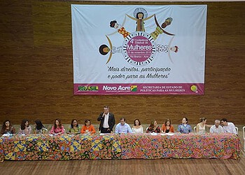 Conferência lotou o Teatro Universitário da Ufac