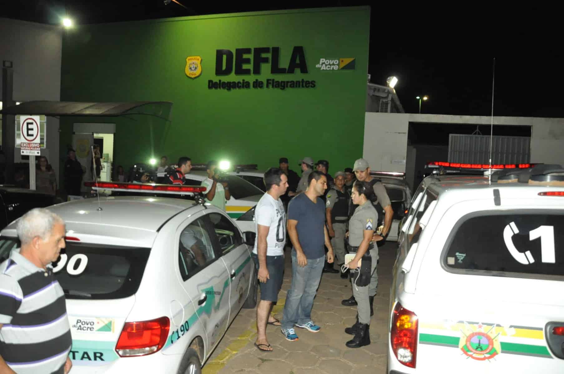 Confusão na Central de Flagrantes 1