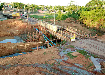 Prefeito lança ordem de serviço para construção de galeria em concreto no Igarapé Batista