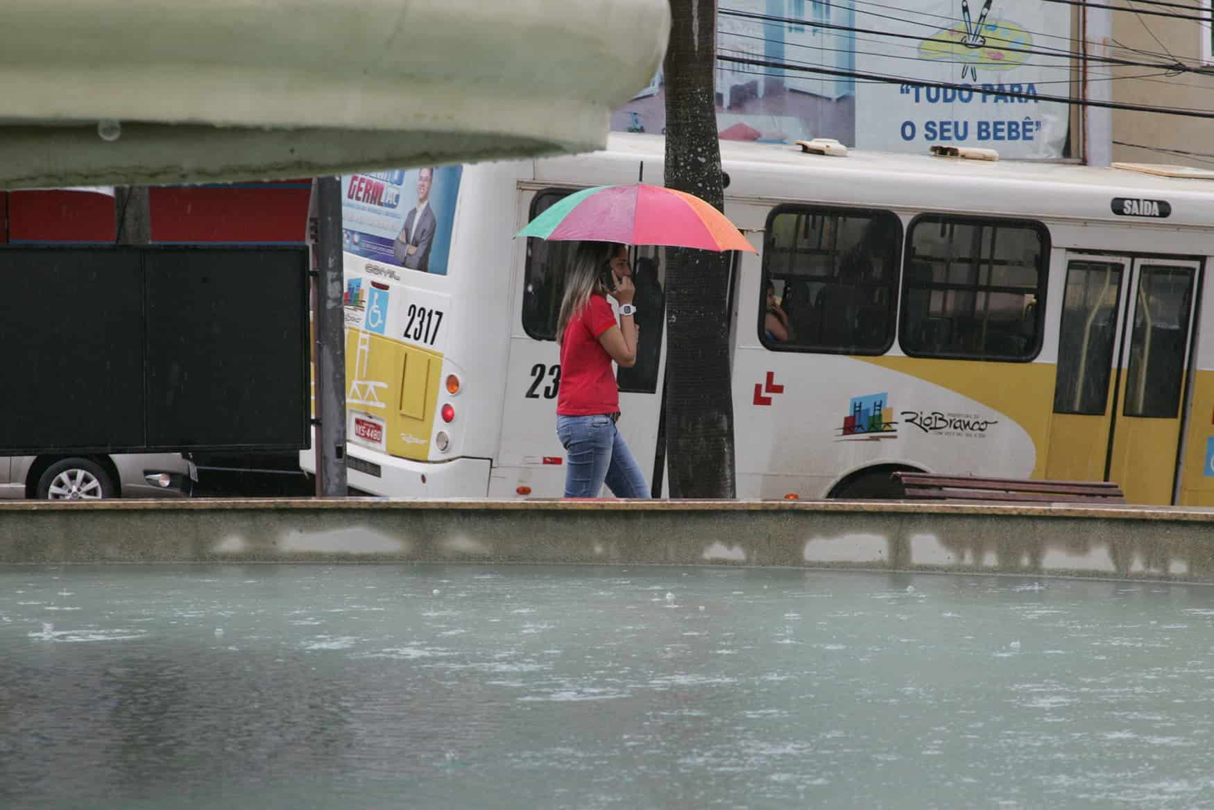 Após 17 horas de chuva, Corpo de Bombeiros registra quatros ocorrências 2 Dia de chuva - OL (2)
