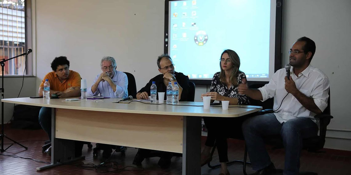 Semana de Comunicação encerra com Sarau na beira do lago da Ufac
