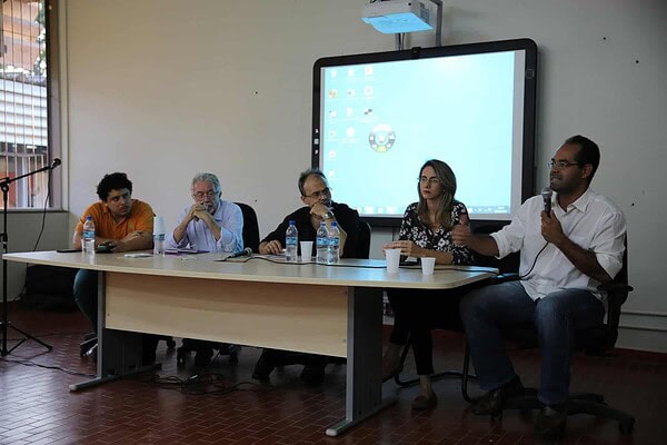 Semana de Comunicação encerra com Sarau na beira do lago da Ufac