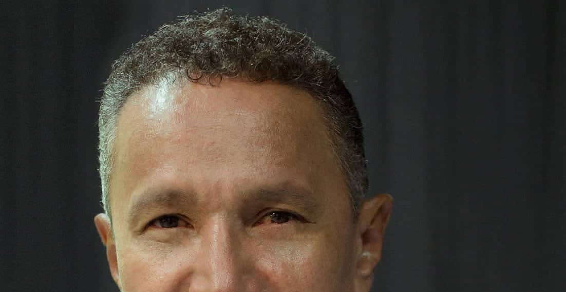 ARTIGO CLÁUDIO MOTTA: Dois raios de sol e meio palmo de lua