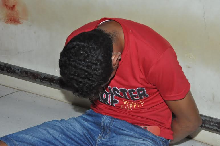 Homem é preso com moto furtada e armas de brinquedo 2 Homem é preso com moto furtada e armas de brinquedo 1