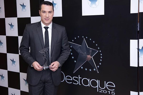 Presidente da Aleac Ney Amorim recebe prêmio Parlamentar Destaque do ano