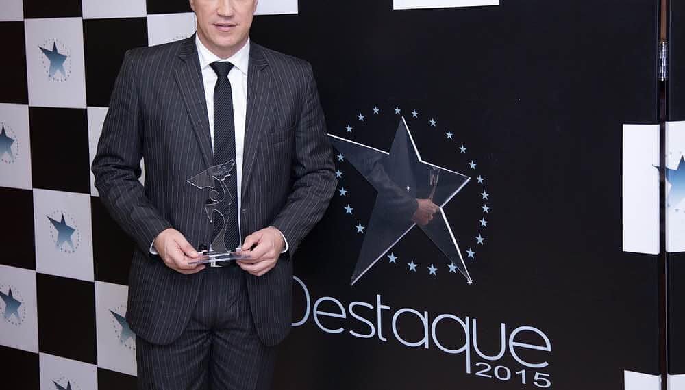 Presidente da Aleac Ney Amorim recebe prêmio Parlamentar Destaque do ano 1 Presidente da Aleac Ney Amorim recebe prêmio Parlamentar Destaque do ano