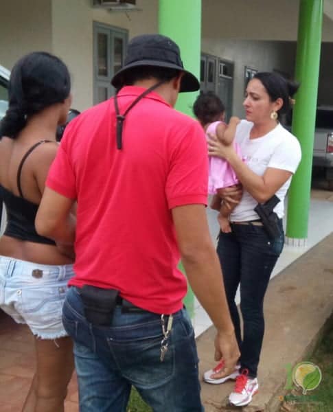 Polícia Civil prende mulher levando crack nas partes íntimas para vender em Xapuri 3 Mulher usava a filha de cinco meses para passar desapercebida.