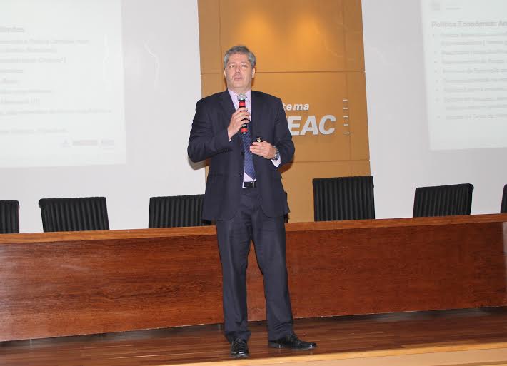 Brasil está voltando à normalidade, diz consultor da CNI, em palestra no Acre