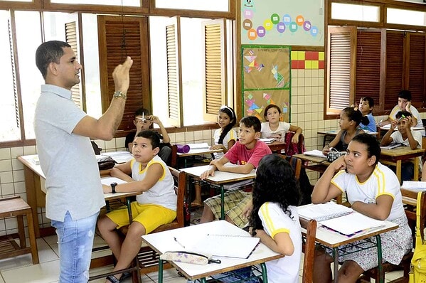 Mais de 1.500 alunos de Rio Branco respondem questões da Prova Brasil