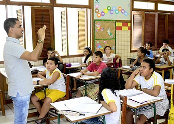 Mais de 1.500 alunos de Rio Branco respondem questões da Prova Brasil