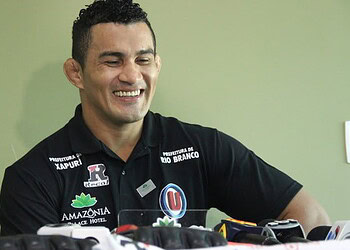 Bodão pegará carrasco de brasileiros no UFC de Boston