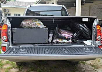 Bandidos armados invadem casa, espancam vítimas e são perseguidos, mas fogem da polícia