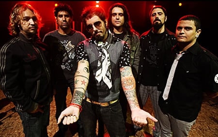 ROCK EM AÇÃO -  Grupo Detonautas se apresenta no Hotel Comfort no dia 21 deste mês, a convite da empresa Ação Eventos. Camarote Na Medida, que estará na frente do palco literalmente, vem com toda estrutura de open bar e comodidade. Ligue: 9923-9013.  