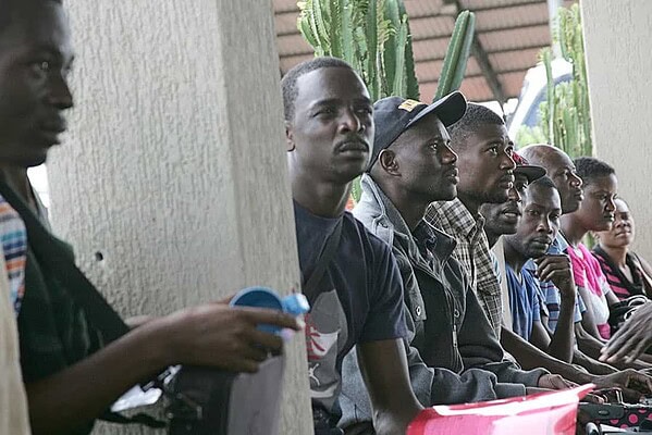 Governo concede autorização de permanência a 43,8 mil haitianos