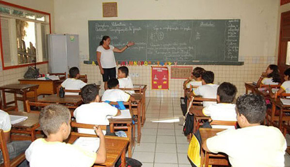 Professores provisórios marcam protesto