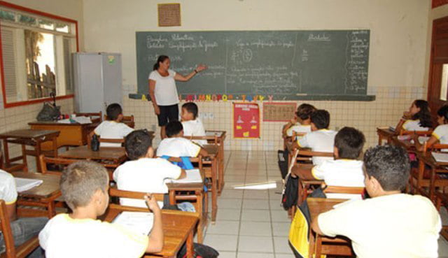 Professores provisórios marcam protesto 1 Professores provisórios marcam protesto