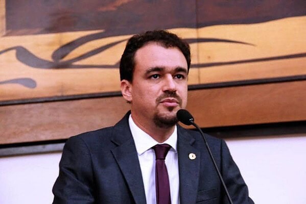 Deputado denuncia que escolas particulares estariam se negando a matricular alunos com deficiência