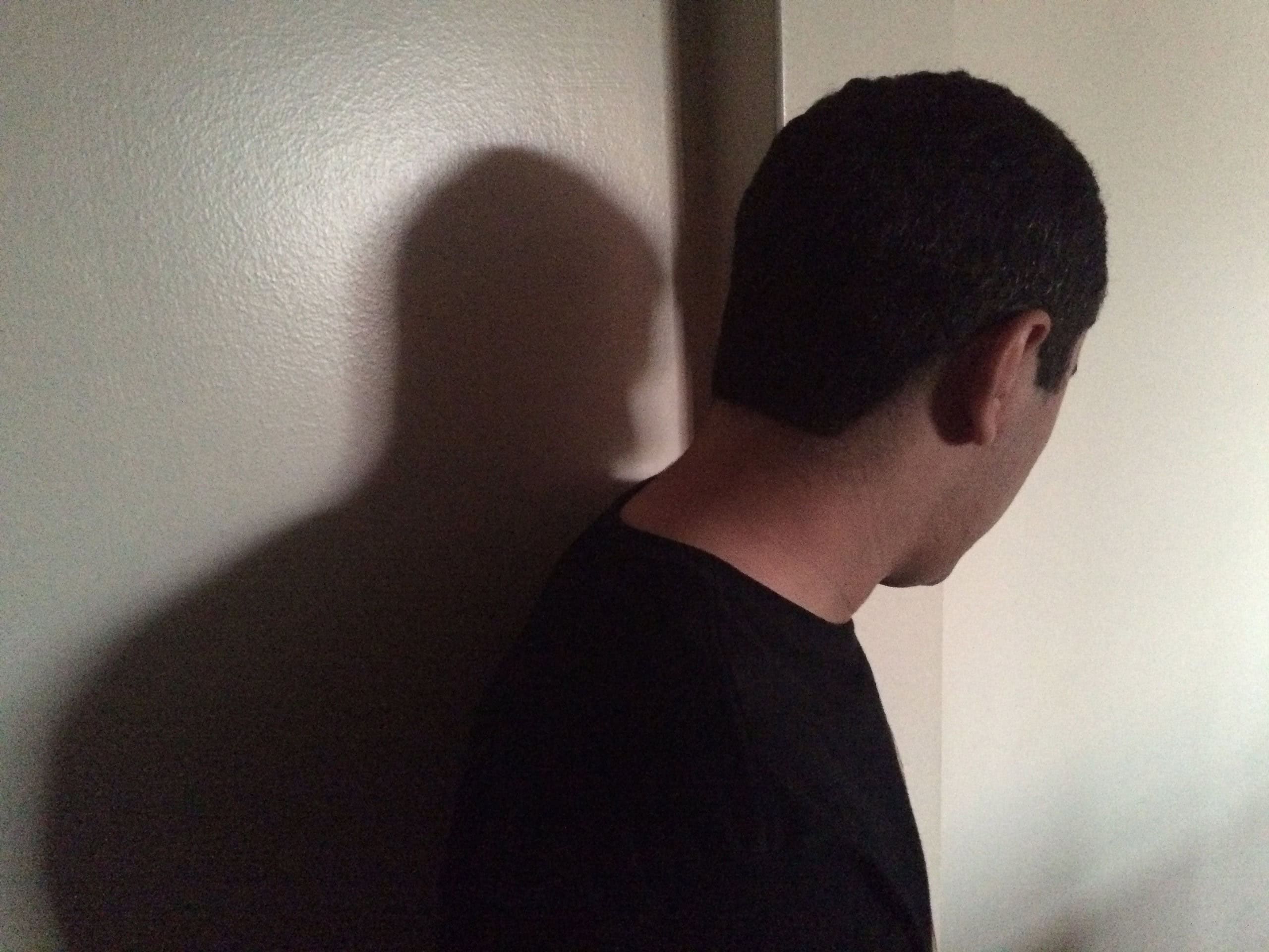 Apesar da prevalência, os casos de suicídio entre os homens é maior, diz psiquiatra