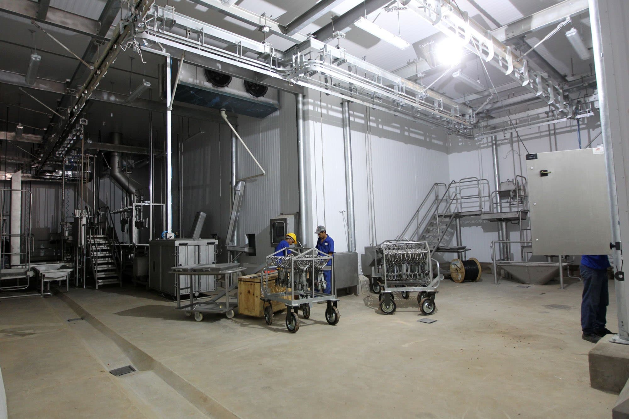 Indústria hoje emprega 300 pessoas, mas no futuro a meta é de ter mil funcionários