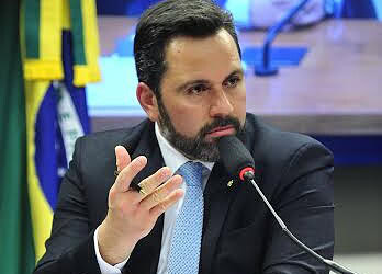 Comissão aprova projeto de Alan Rick para instalação de lojas francas em cidades de fronteira