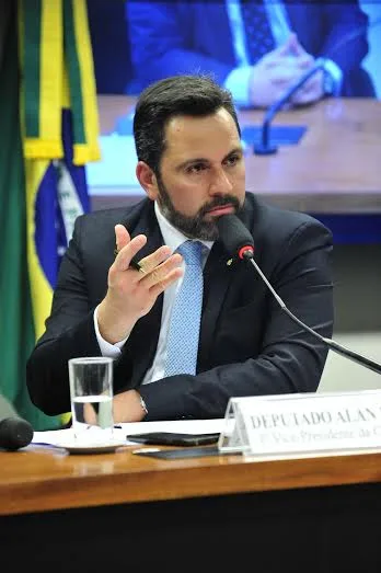 Comissão aprova projeto de Alan Rick para instalação de lojas francas em cidades de fronteira