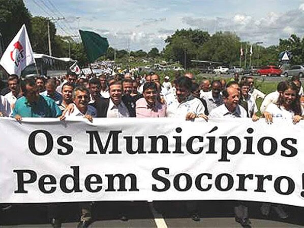 A maioria dos municípios não poderá pagar o novo salário mínimo em 2016, diz a Ubam