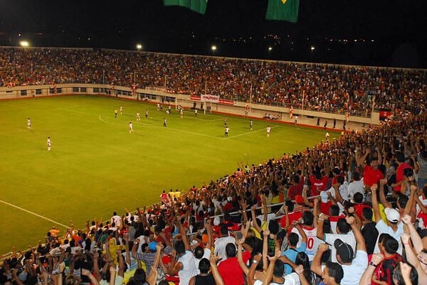 Projeto que libera a venda de bebida alcoólica em estádios é aprovada na Aleac