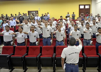Guarda Mirim da PM forma mais de 40 jovens em Rio Branco